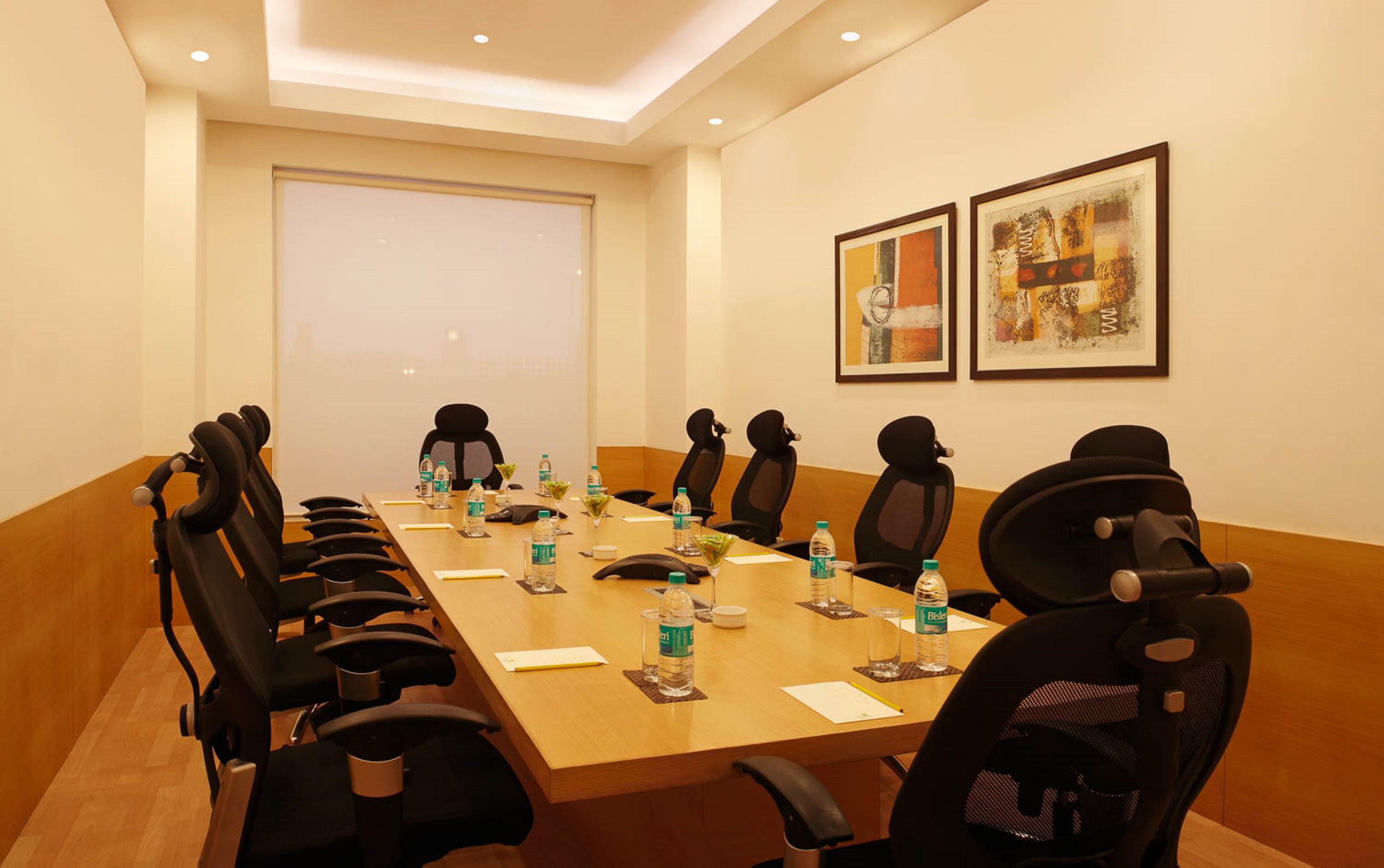 Lemon Tree Premier, Delhi Airport Hotel New Delhi Bagian luar foto A boardroom