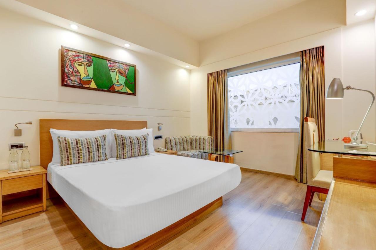 Lemon Tree Premier, Delhi Airport Hotel New Delhi Bagian luar foto A room at the Park